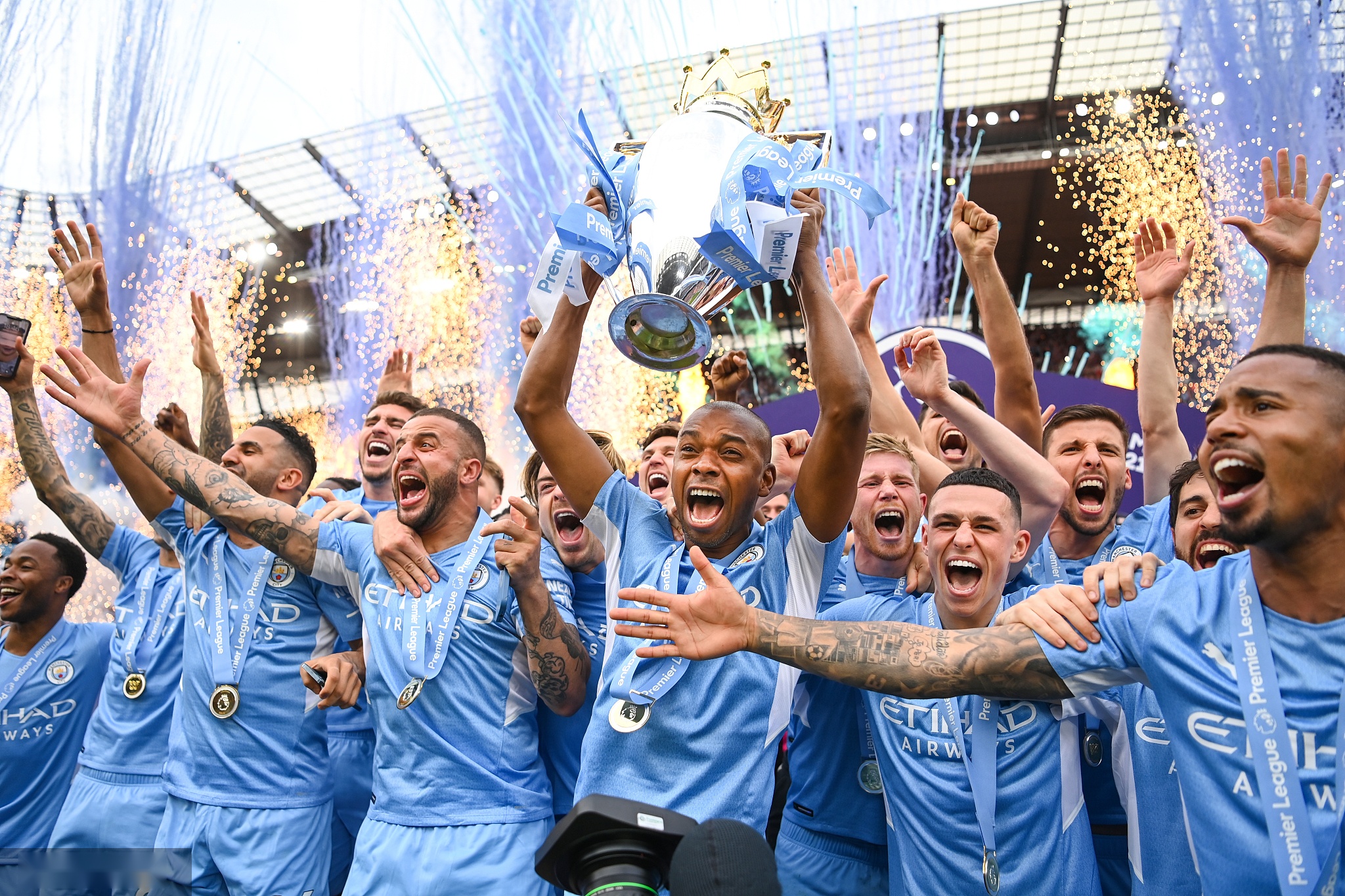 吴艳妮的成 吴艳妮的成